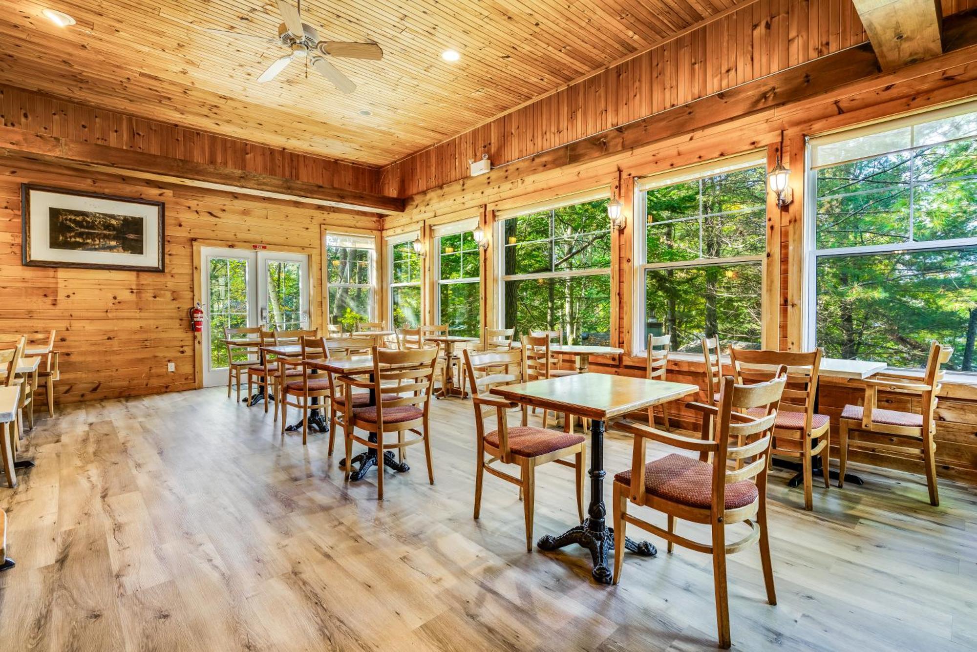 Вилла Muskoka Waterfront Retreat Dwight Экстерьер фото
